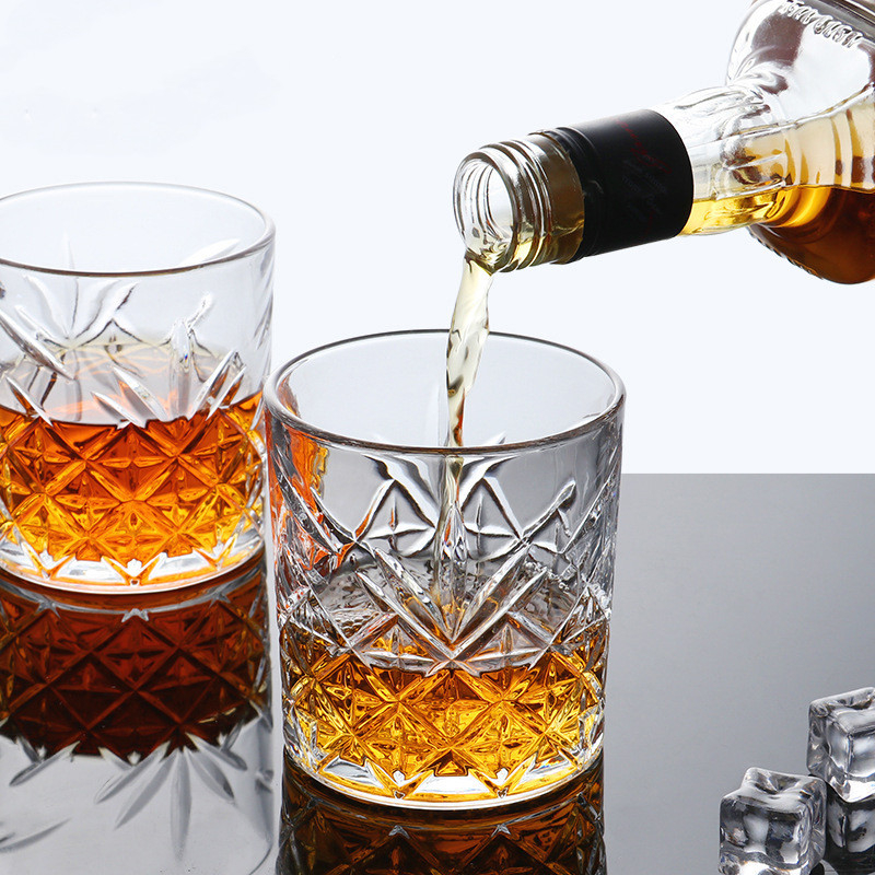 Tasse de liqueur de vin en verre de conception en cristal de 300 ml pour le whisky